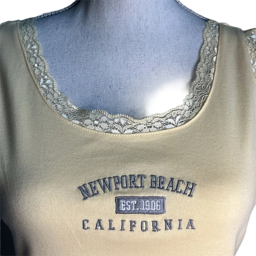 "VIBE N'" PASTEL YELLOW CALIFORNIA CROP TOP - Picture 5 of 6